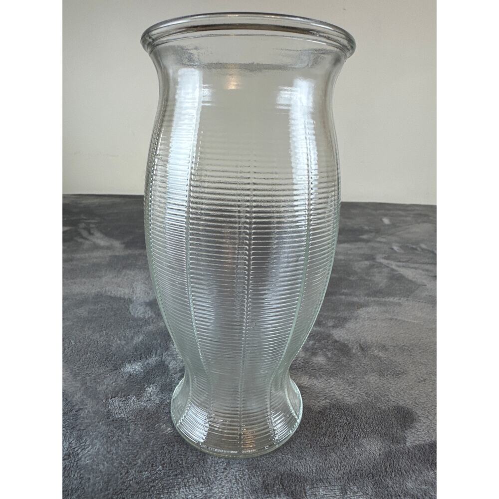 vintage retro style FTD clear ribbed glass vase 9 inches - Picture 5 of 5